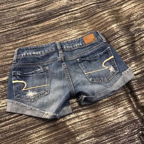 Cute American Eagle jeans shorts - Picture 3 of 6